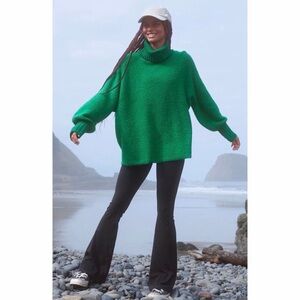 Aerie OFFLINE By Chillside Turtleneck Sweater in Green Alpine - Small